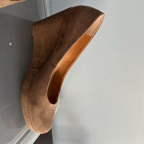 ANA Women’s taupe wedges Size 10 GC - Picture 2 of 12